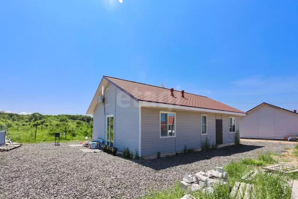 Дом в Хабаровский край, Хабаровский район, Тополевское с/пос, с. ... - Фото 1