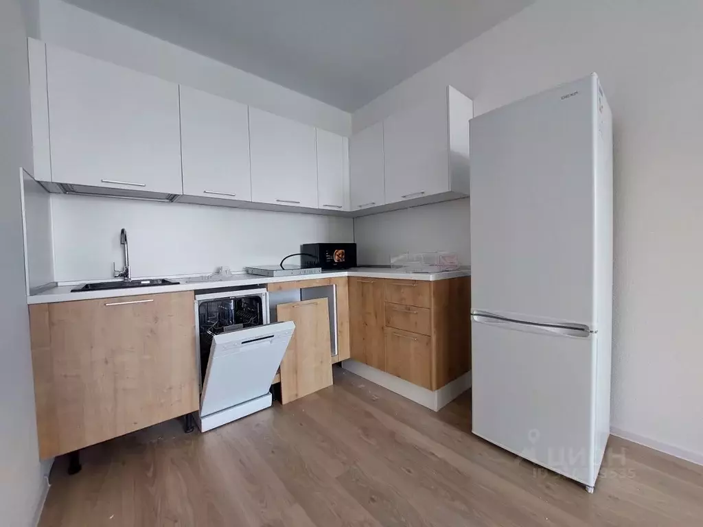 2-к кв. Тюменская область, Тюмень ул. Юрия Рогачева, 11к2 (58.0 м) - Фото 1