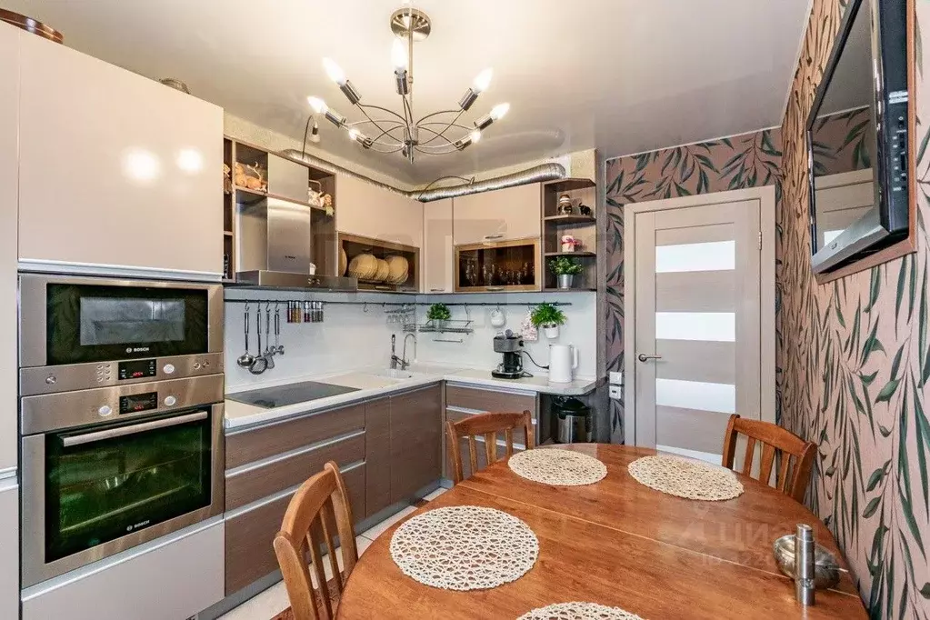 3-к кв. Свердловская область, Екатеринбург ул. Бебеля, 120 (66.7 м) - Фото 1