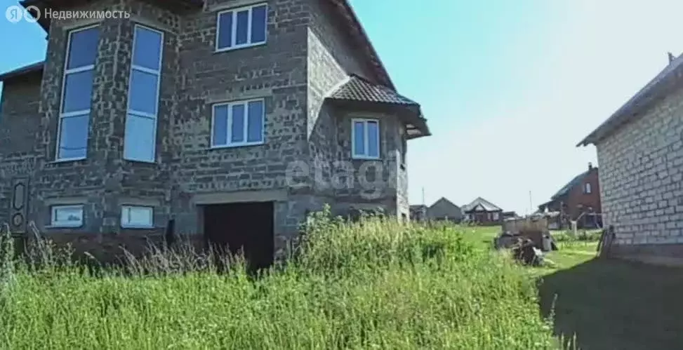 Дом в село Драгунское, улица Застройщиков (321.2 м) - Фото 1