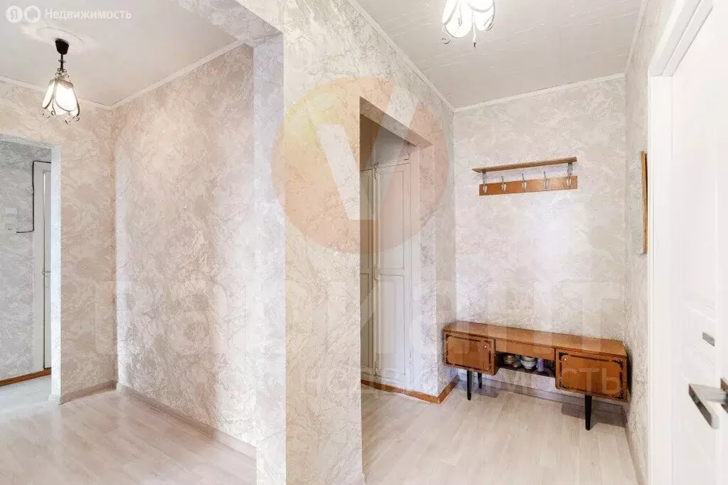 3-комнатная квартира: Омск, улица Ватутина, 7А (65 м) - Фото 0