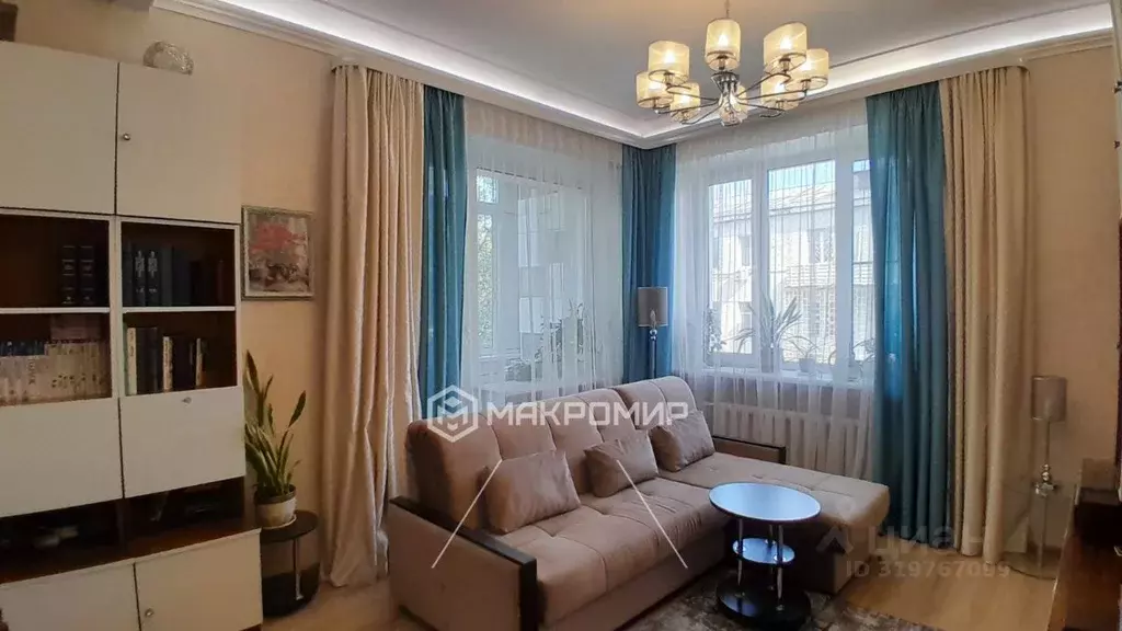 3-к кв. Москва ул. Усачева, 29К7 (65.1 м) - Фото 0