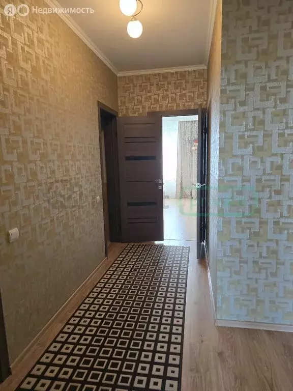 2-комнатная квартира: Калининград, улица Горького, 174 (66.3 м) - Фото 1