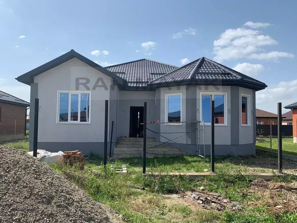 Дом в Адыгея, Майкопский район, Победенское с/пос, пос. Удобный ул. ... - Фото 1