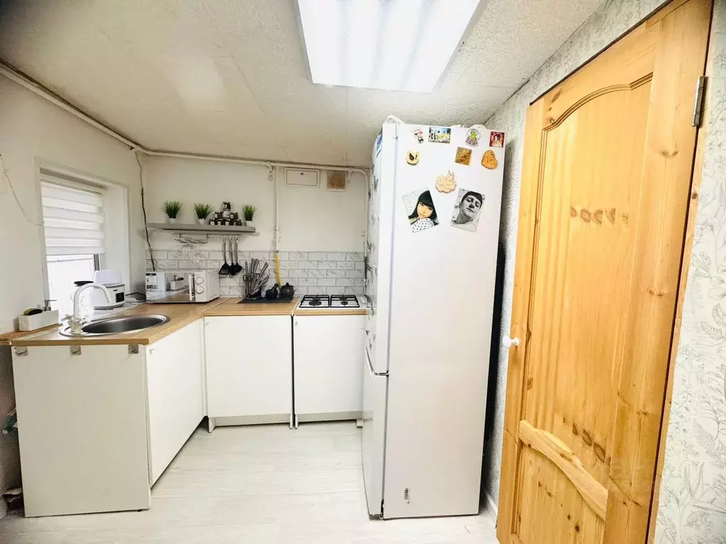 Дом в Саратовская область, Саратов ул. Имени 32-й Стрелковой Дивизии, ... - Фото 0