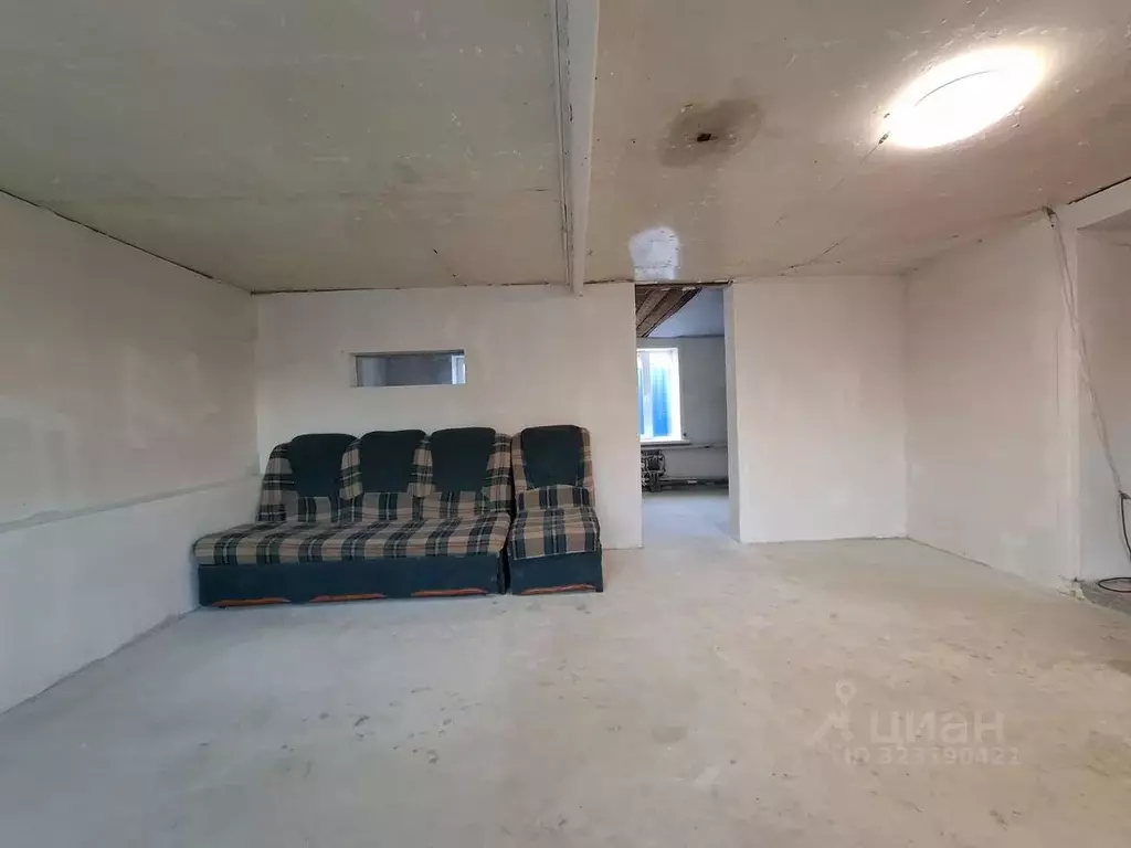 Дом в Астраханская область, Наримановский район, с. Солянка ... - Фото 1