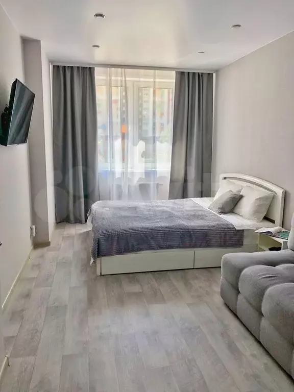 Комната 42 м в 1-к., 1/25 эт. - Фото 0