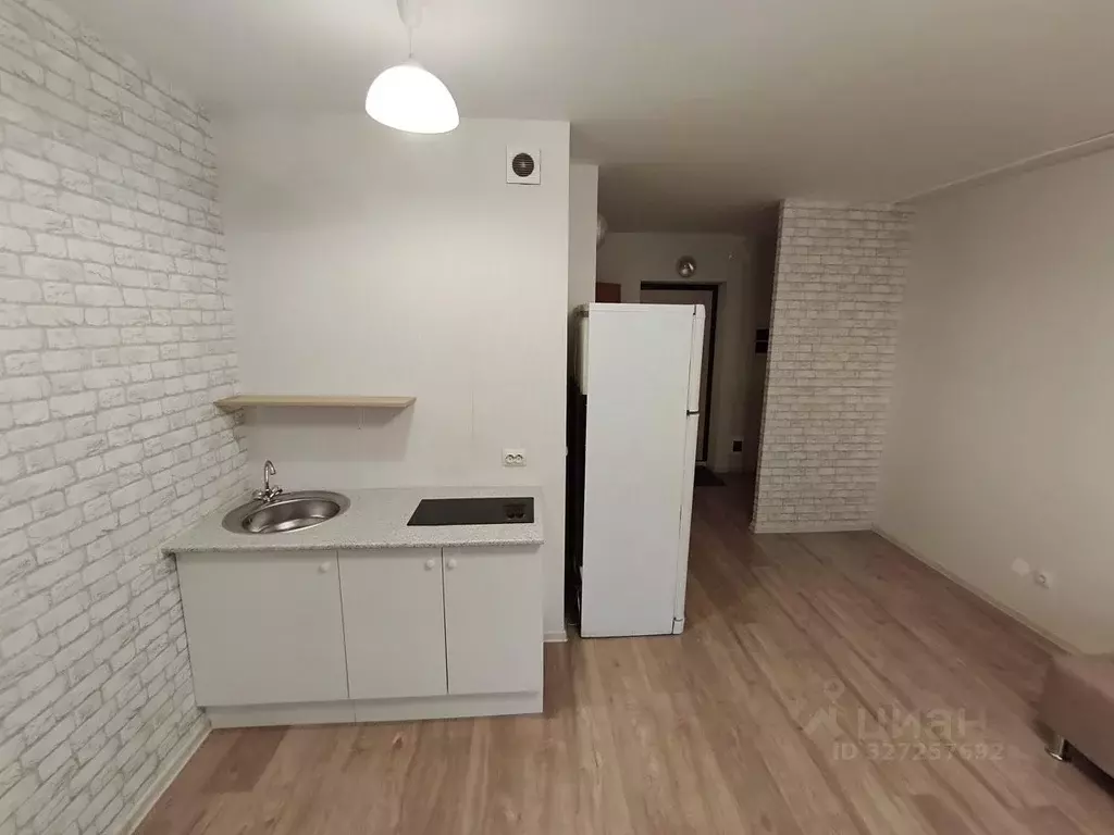 Студия Свердловская область, Екатеринбург ул. Рощинская, 26 (25.0 м) - Фото 1