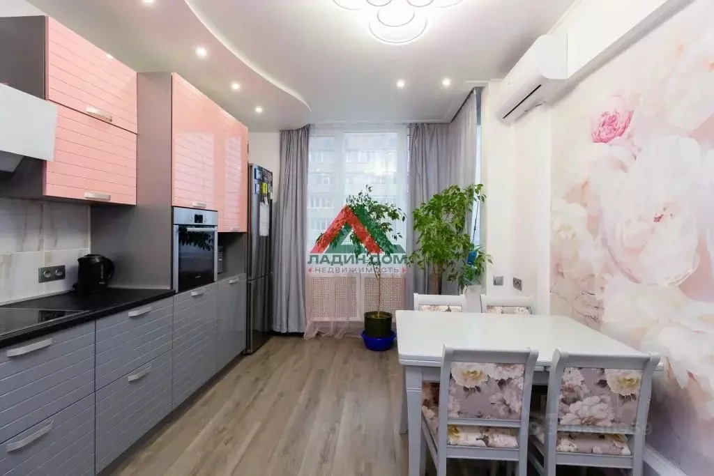 2-к кв. Краснодарский край, Краснодар ул. Трудовой Славы, 43к1 (67.0 ... - Фото 2