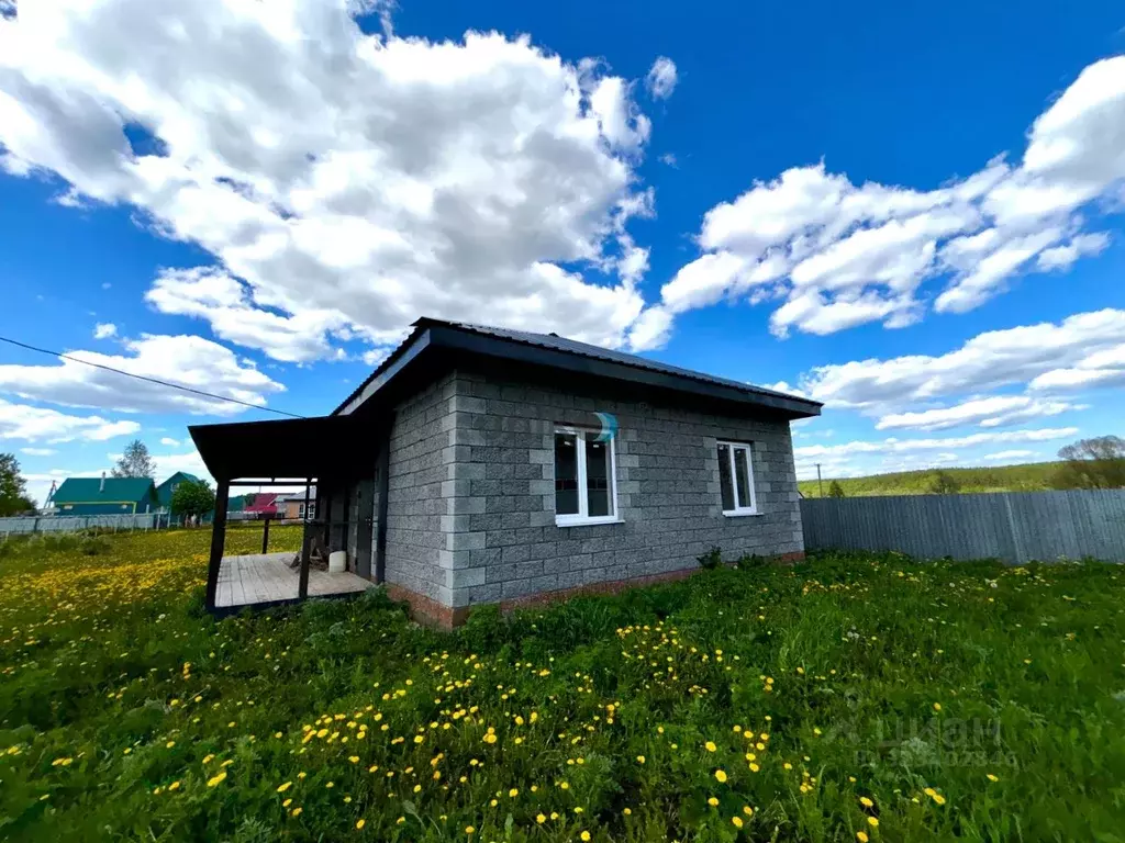 Дом в Башкортостан, Иглинский район, Калтымановский сельсовет, с. ... - Фото 1