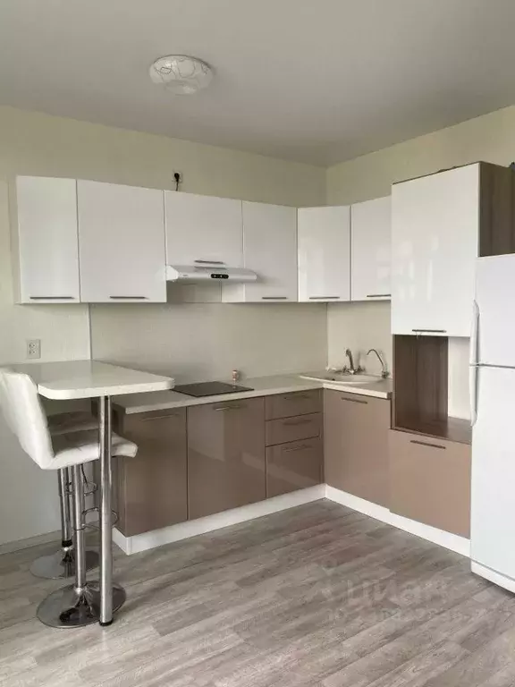 Студия Тюменская область, Тюмень ул. Тимофея Чаркова, 79к3 (30.0 м) - Фото 1