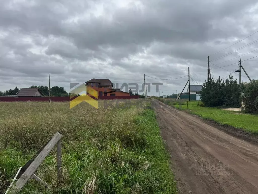 Участок в Омская область, Омский район муниципальный округ, пос. ... - Фото 1
