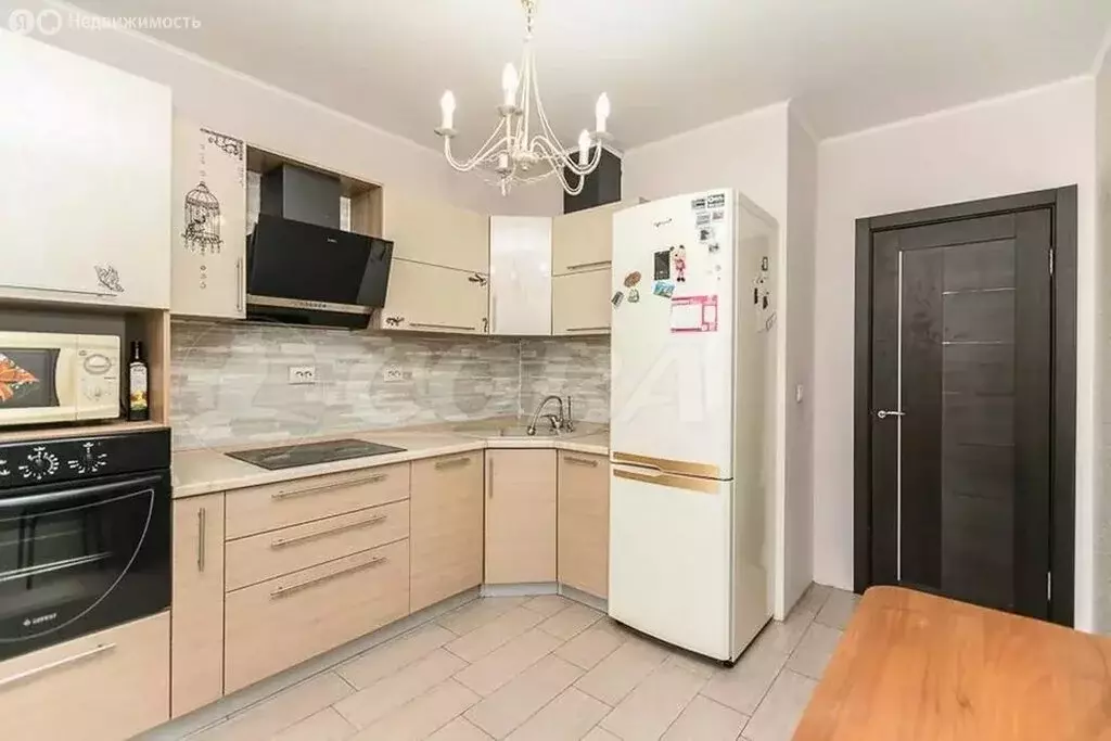 2-комнатная квартира: Тюмень, улица Александра Протозанова, 16 (54 м) - Фото 2