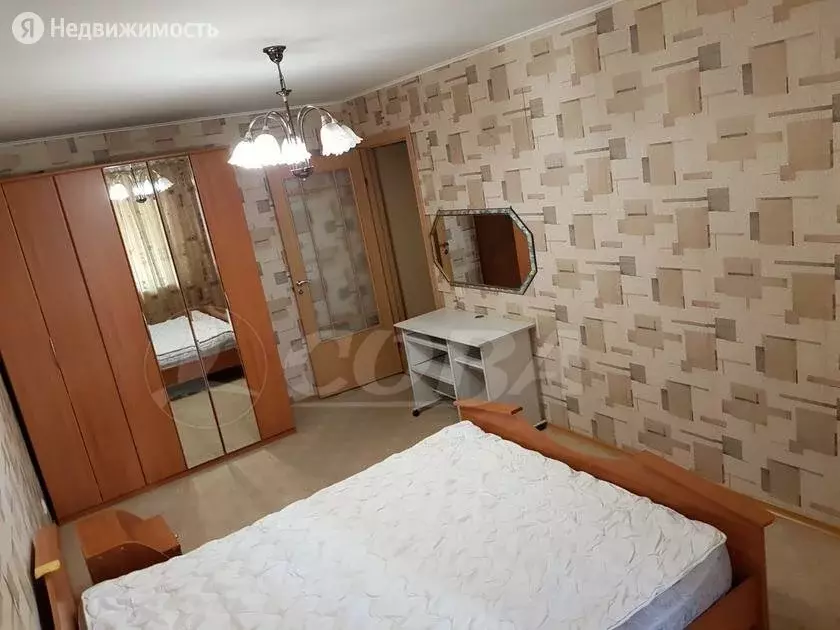2-комнатная квартира: Тюмень, улица 50 лет Октября, 3/1 (88.9 м) - Фото 0
