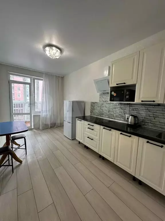 1-к. квартира, 40 м, 9/25 эт. - Фото 0