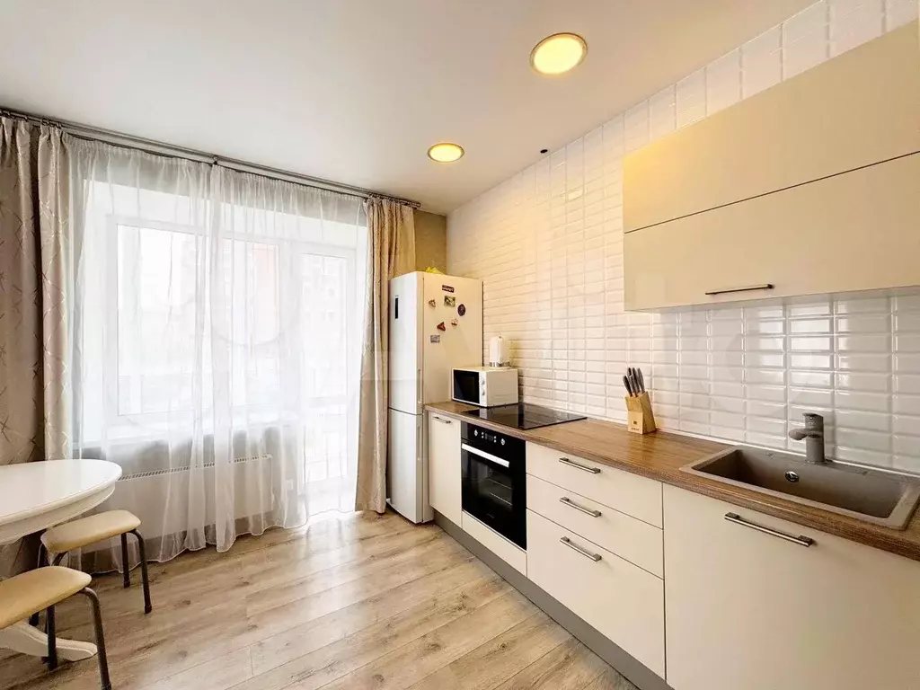 1-к. квартира, 40 м, 1/4 эт. - Фото 0