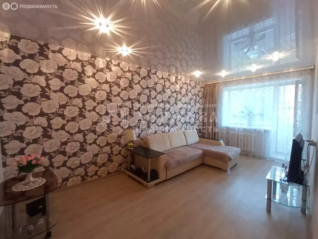 3-комнатная квартира: Кемерово, Инициативная улица, 81А (60 м) - Фото 1