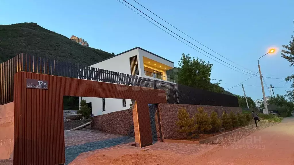 Дом в Красноярский край, Красноярск Благодатная ул. (155 м) - Фото 1