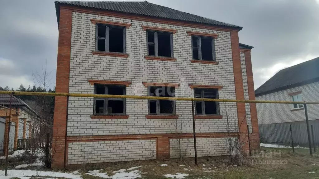 Дом в Белгородская область, Новый Оскол ул. Аноприенко, 2 (200 м) - Фото 1