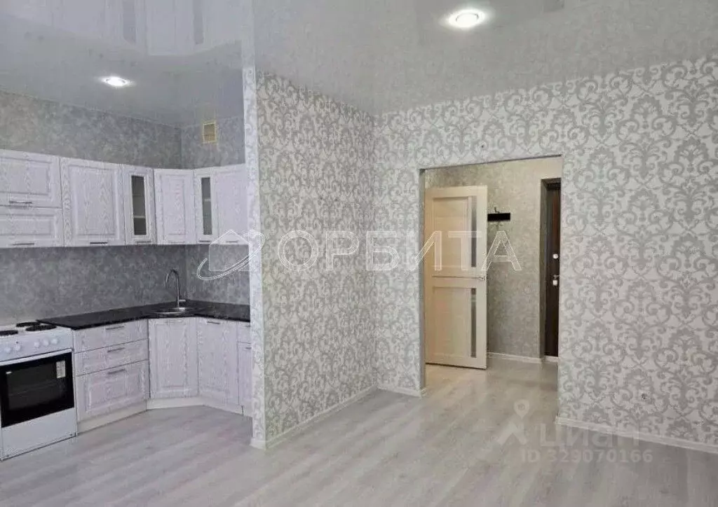Студия Тюменская область, Тюмень ул. Тимофея Чаркова, 81к1 (29.0 м) - Фото 2