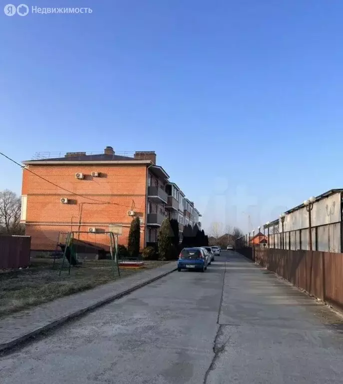 3-комнатная квартира: Курганинск, улица Розы Люксембург, 230 (69.3 м) - Фото 0