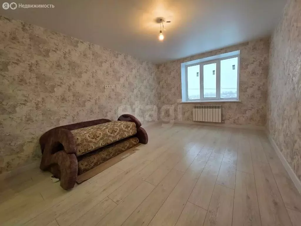 3-комнатная квартира: Энгельс, посёлок Новое Осокорье, Краснознамённая ... - Фото 1