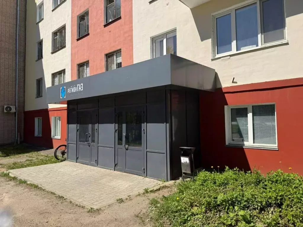 Помещение свободного назначения в Удмуртия, Ижевск ул. 9 Января, 179 ... - Фото 1