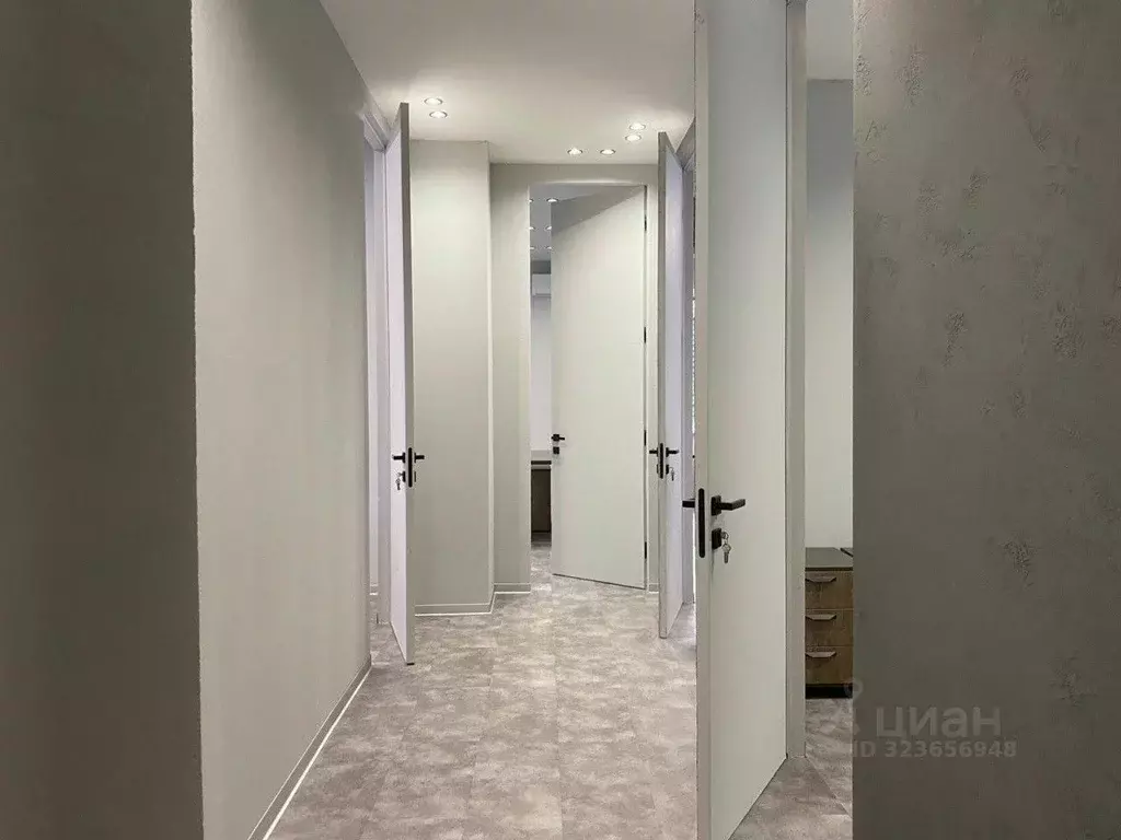 Офис в Свердловская область, Екатеринбург ул. Азина, с18Е (270 м) - Фото 1