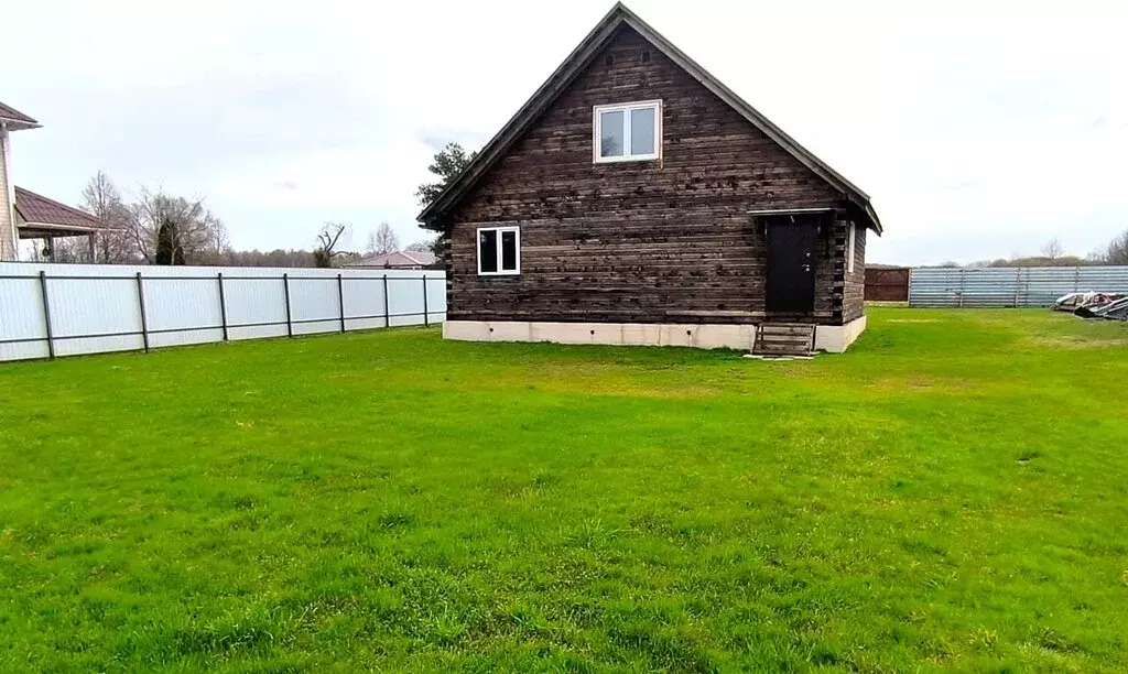 Дом в деревня Тишинка, Центральная улица (120 м) - Фото 1