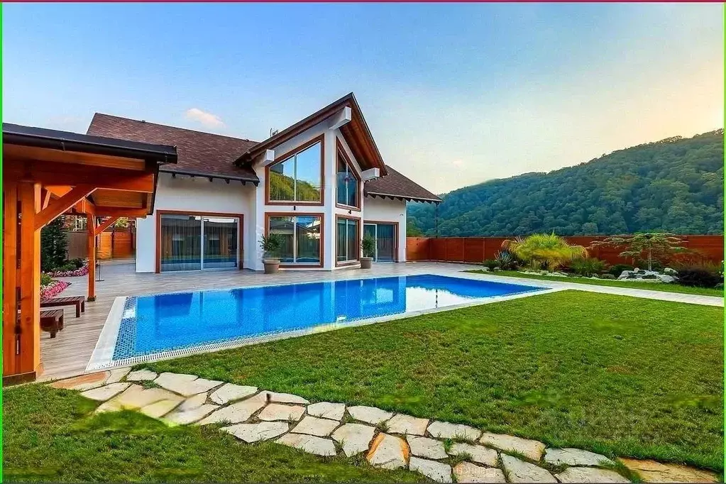 Дом в Краснодарский край, Сочи Малый Ахун мкр,  (200 м) - Фото 1