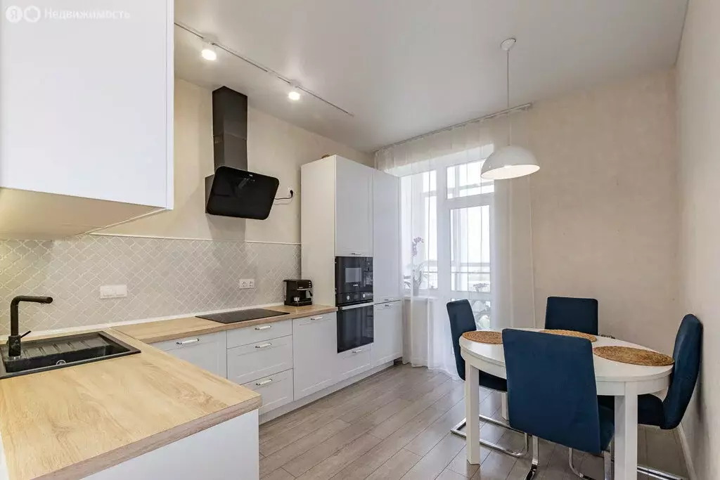 3-комнатная квартира: Екатеринбург, Среднеуральская улица, 9 (76.4 м) - Фото 2