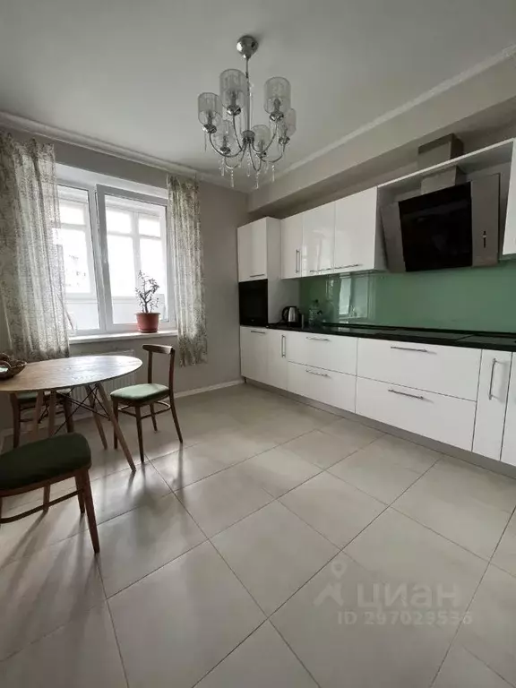 2-к кв. Пермский край, Пермь ул. Докучаева, 42 (82.0 м) - Фото 0