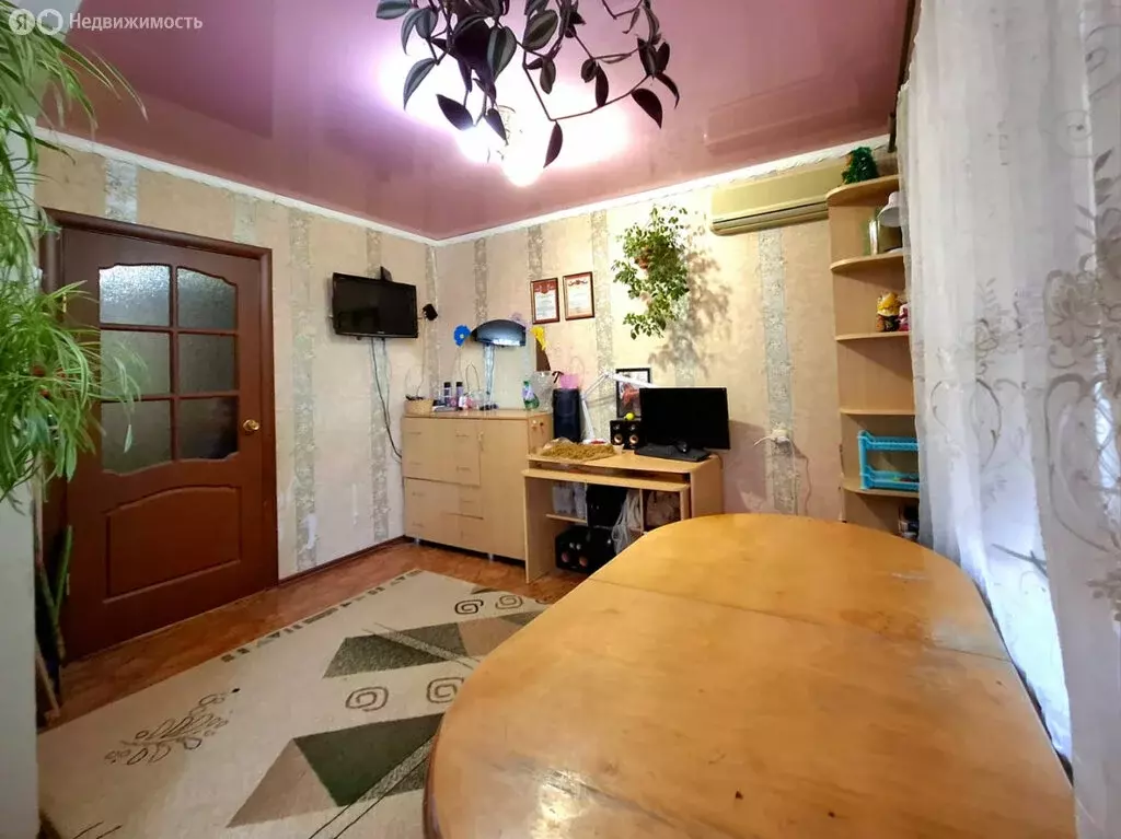 4-комнатная квартира: Цимлянск, Советская улица, 21 (60 м) - Фото 0