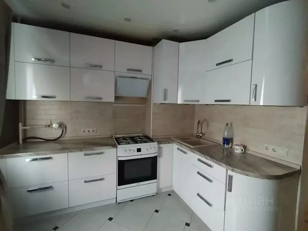 3-к кв. Белгородская область, Белгород ул. Губкина, 17вк1 (64.3 м) - Фото 2