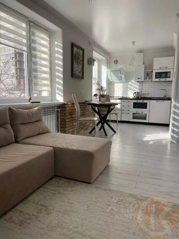 2-к кв. Крым, Симферополь пер. Молодых Подпольщиков, 7/10 (40.0 м) - Фото 1