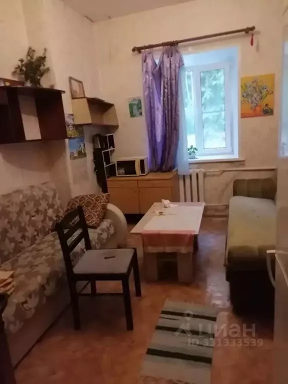 Комната Псковская область, Псков ул. Свердлова, 52 (16.0 м) - Фото 1