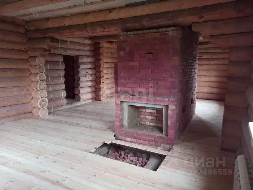 Дом в Вологодская область, с. Устье ул. Озерная, 4 (270 м) - Фото 1