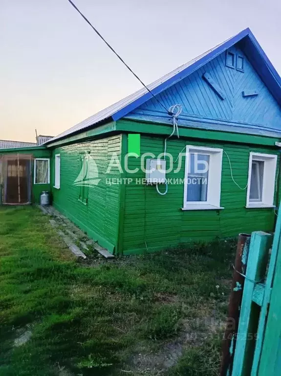 Дом в Омская область, Павлоградский район, с. Богодуховка Мирная ул. ... - Фото 1