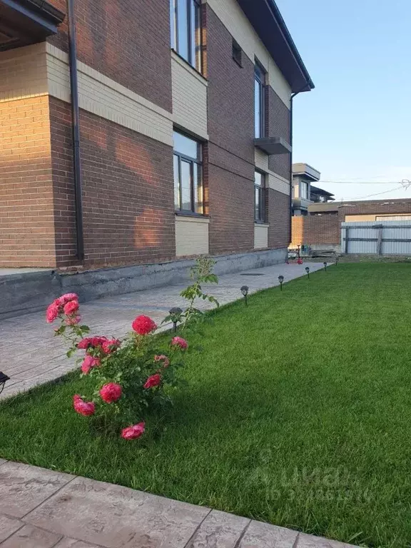 Дом в Северная Осетия, Владикавказ ул. Радужная (260 м) - Фото 1