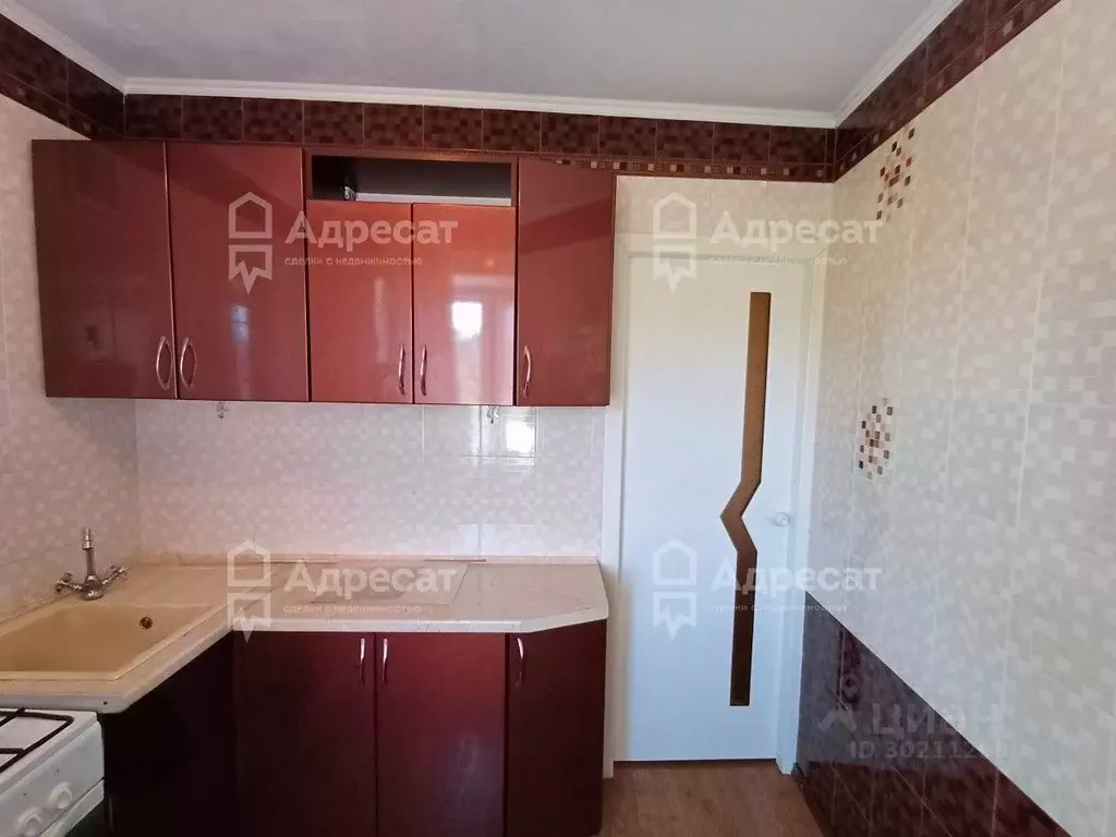 3-к кв. Волгоградская область, Волгоград ул. Дегтярева, 11 (54.7 м) - Фото 0