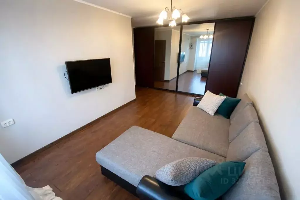 2-к кв. Татарстан, Казань ул. Серп и Молот, 26 (39.0 м) - Фото 1