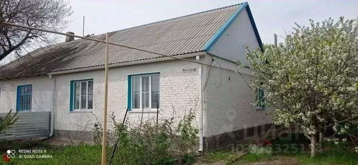 4-к кв. Ростовская область, Сальский район, с. Екатериновка ул. ... - Фото 0