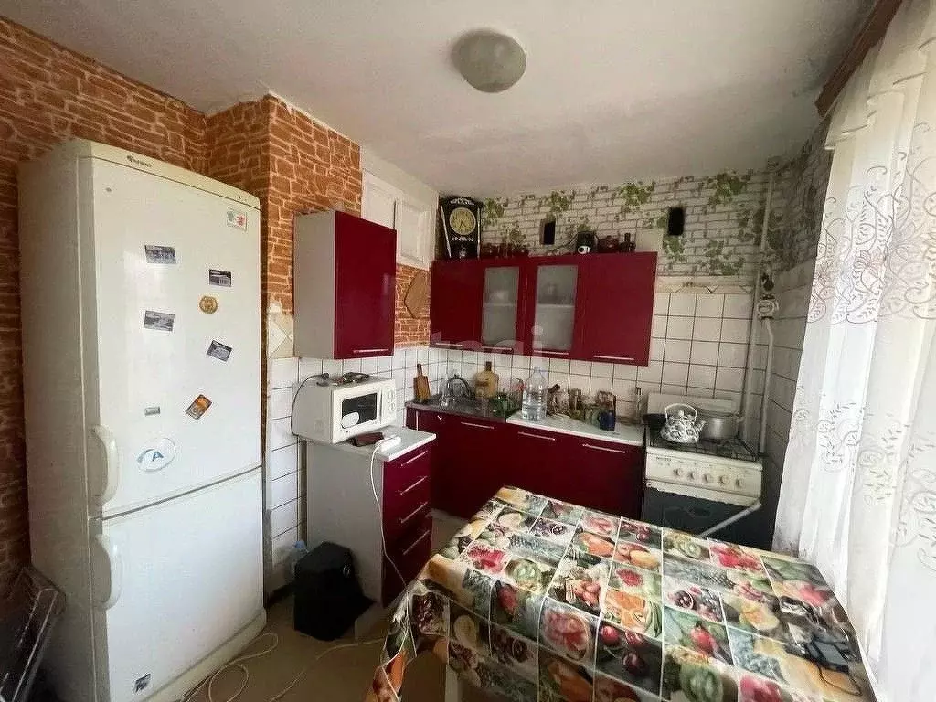 3-к кв. Крым, Красноперекопск 1-й мкр, 23 (67.0 м) - Фото 1