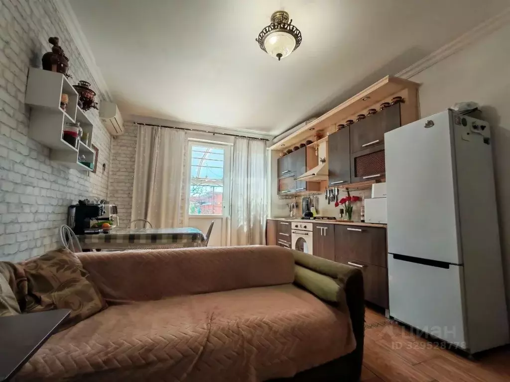 Дом в Краснодарский край, Ейский район, Камышеватская ст-ца ул. Карла ... - Фото 1
