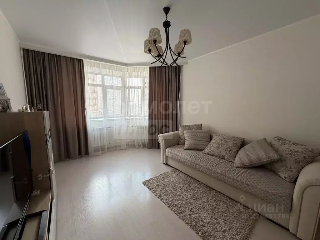 2-к кв. Оренбургская область, Оренбург Салмышская ул., 45/1 (59.2 м) - Фото 1