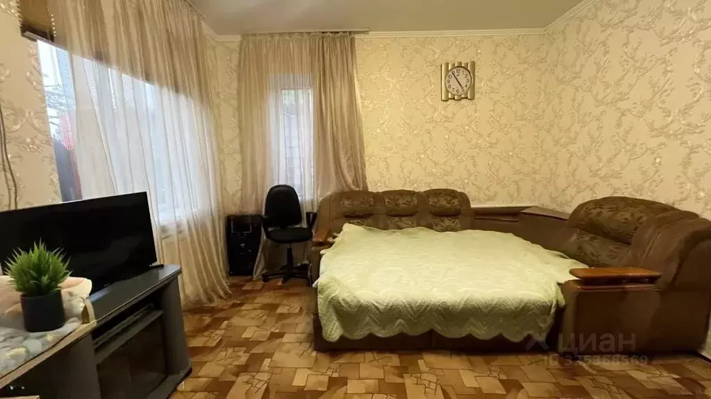 Дом в Краснодарский край, Лабинск Революционная ул. (59 м) - Фото 2