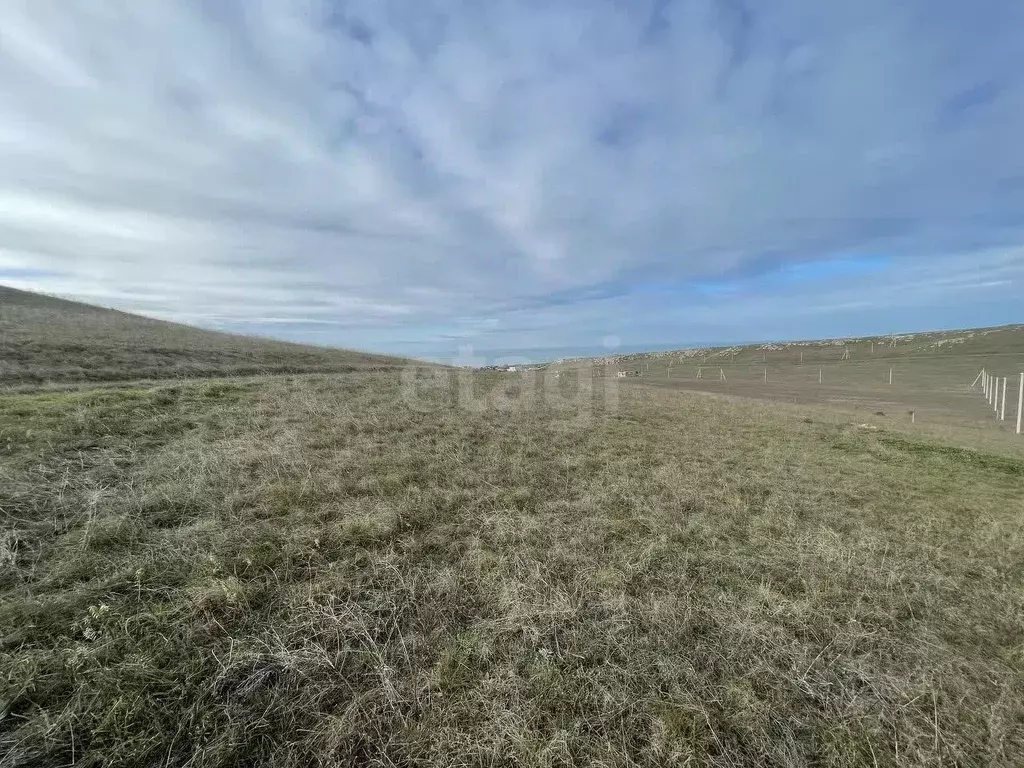 Участок в Крым, Ленинский район, Мысовское с/пос, с. Семеновка ул. ... - Фото 1