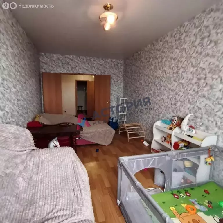 3-комнатная квартира: село Осиновая Гора, улица Аркадия Шипунова, 2 ... - Фото 1