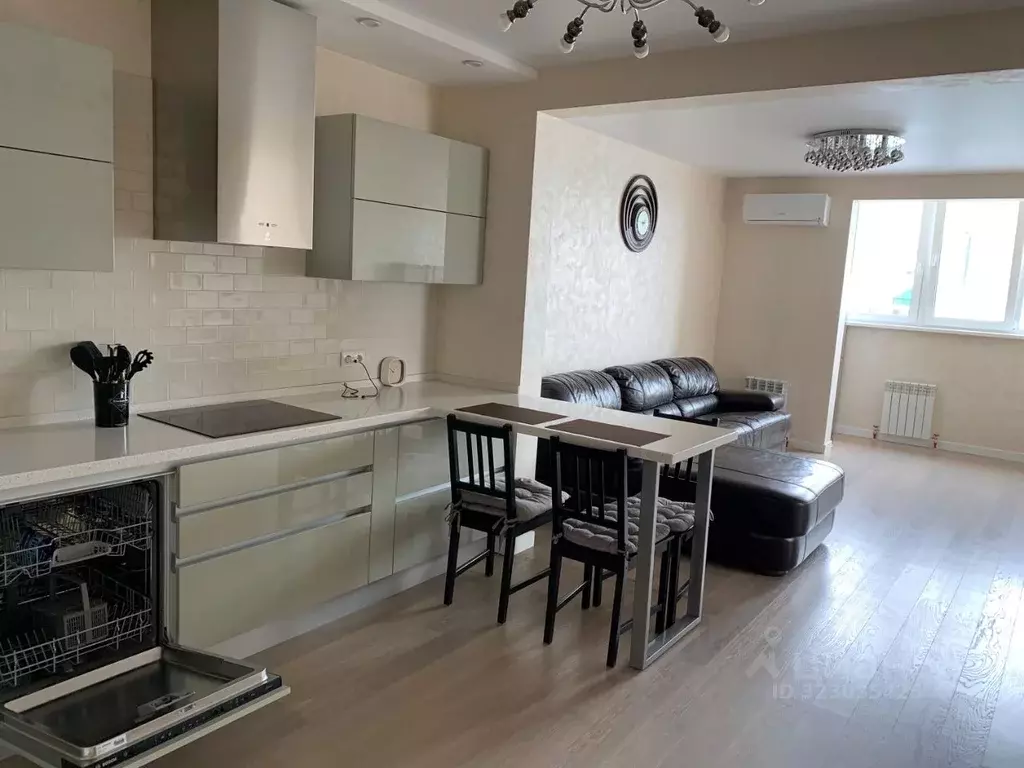 2-к кв. Сахалинская область, Южно-Сахалинск просп. Мира, 300к2 (64.9 ... - Фото 1