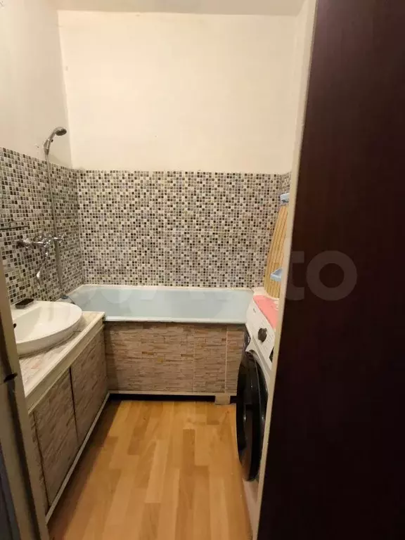2-к. квартира, 56 м, 1/9 эт. - Фото 0